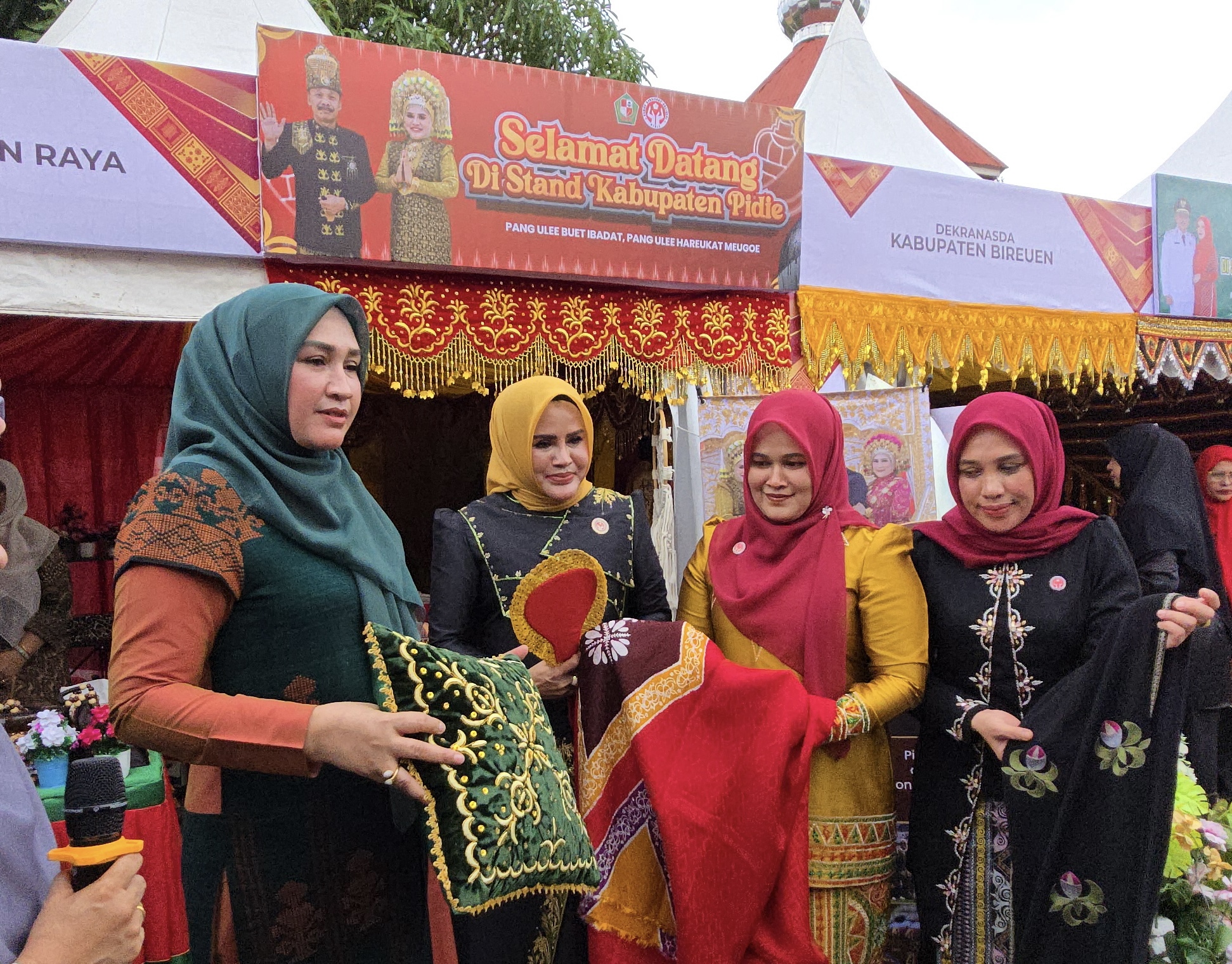 Dekranasda Pidie Tampil pada Pameran Kriya Unggulan Dekranasda Aceh 2025