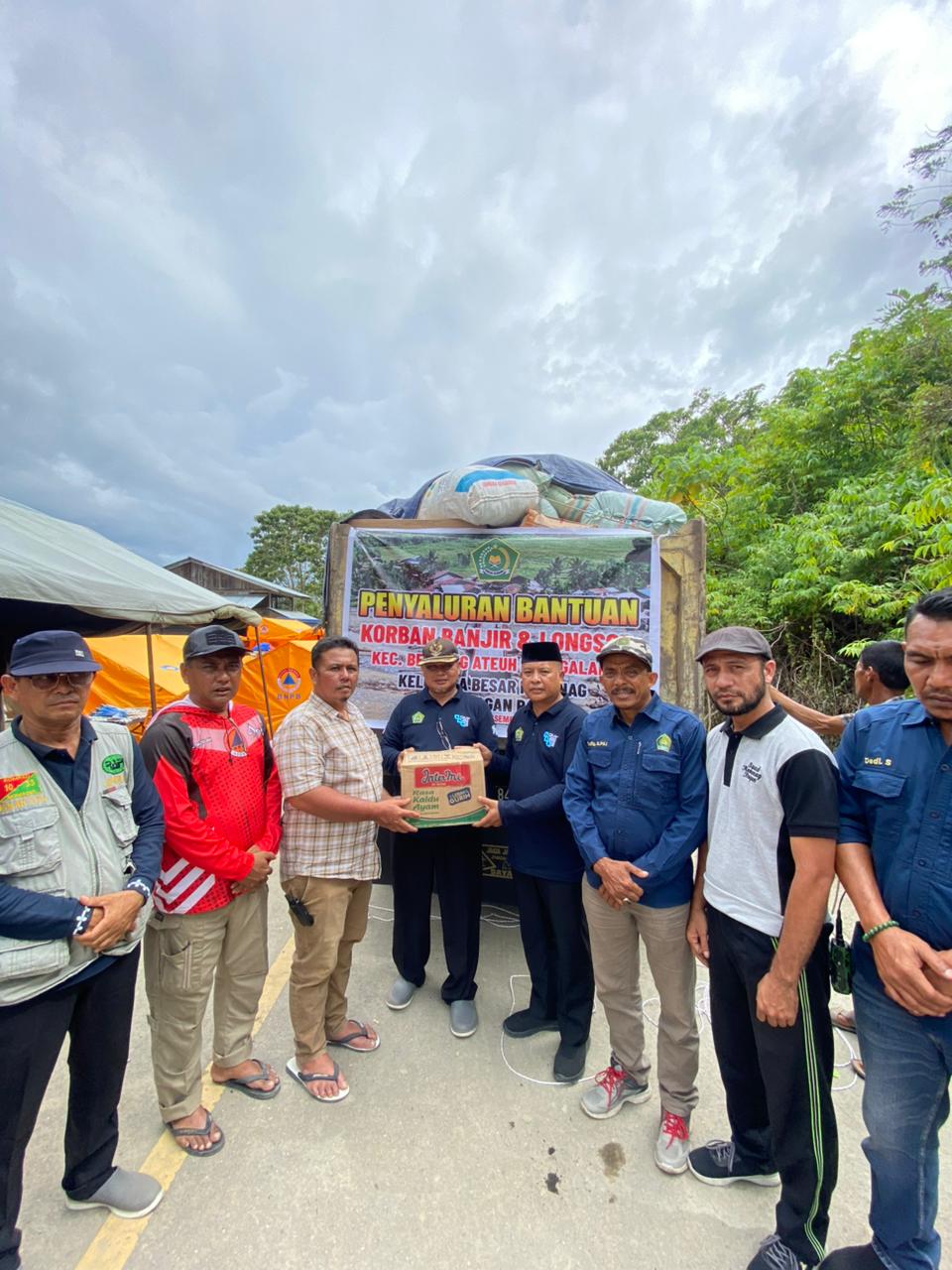 Kemenag Nagan Raya Salurkan Bantuan untuk korban banjir bandang